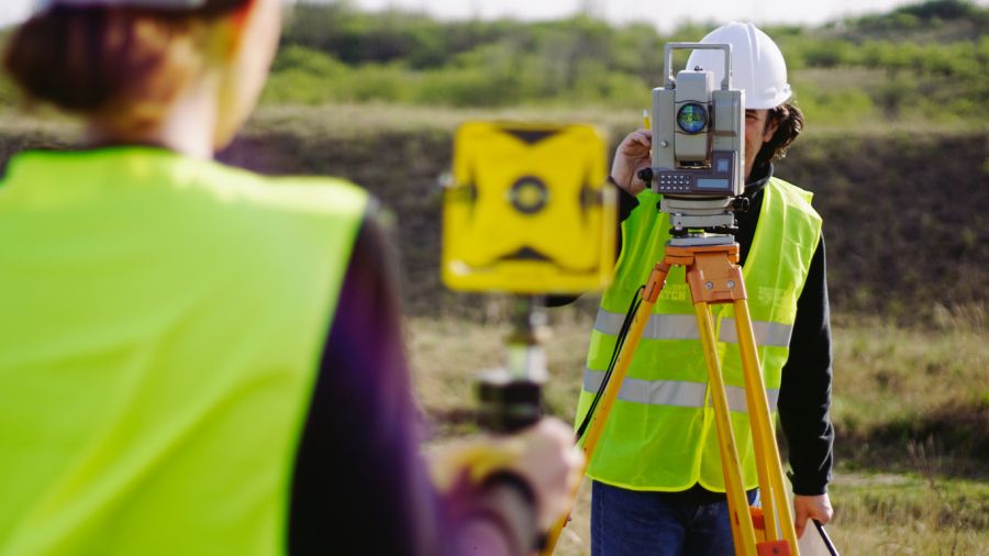 How Surveying Equipment Helps Construction Projects