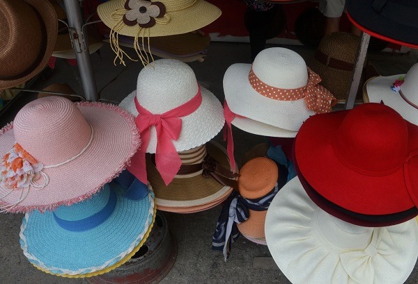 Choosing the best wide brim sun hat for women – Things to keep in mind